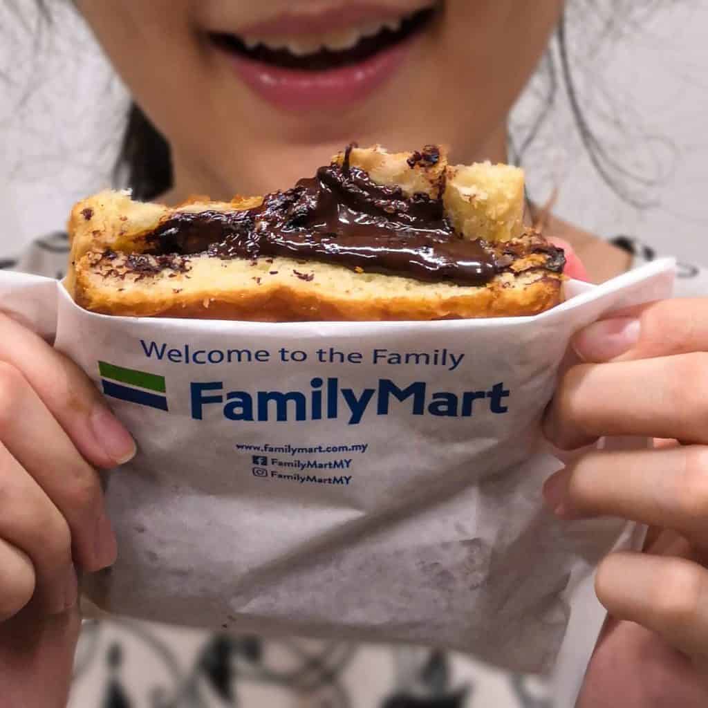 Family Mart Chocolate Lava Cheese Croissant 4